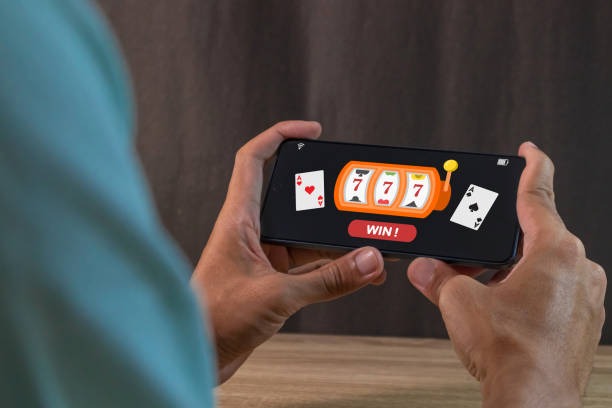 Weekly cashback calendar showing automatic Monday credits